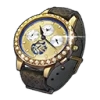 Reloj de oro reluciente